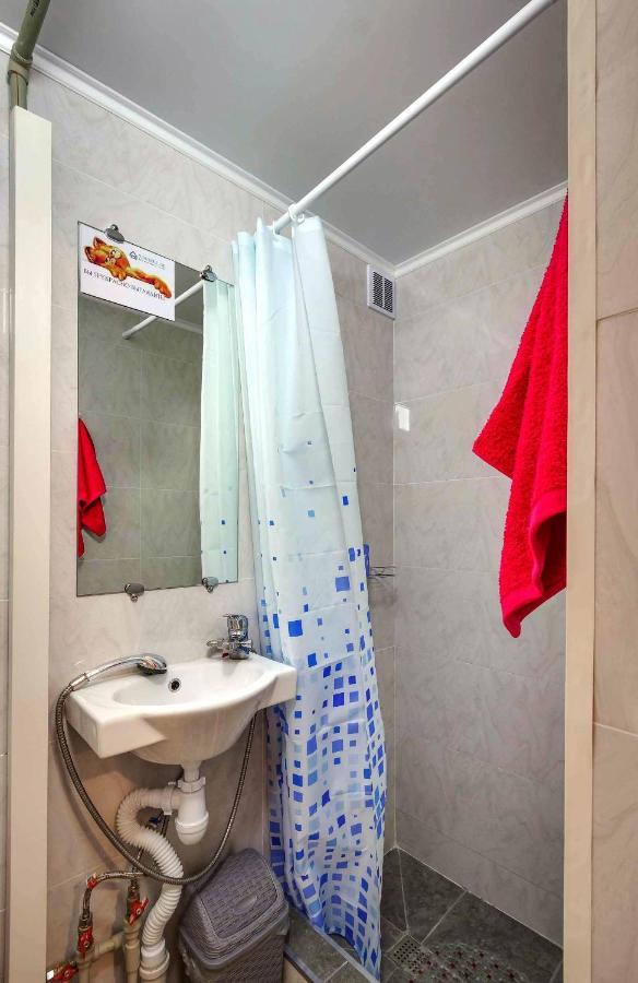 Yourhouse На Розыбакиева Утепова Недалеко От Меги Alma-Ata Exteriör bild